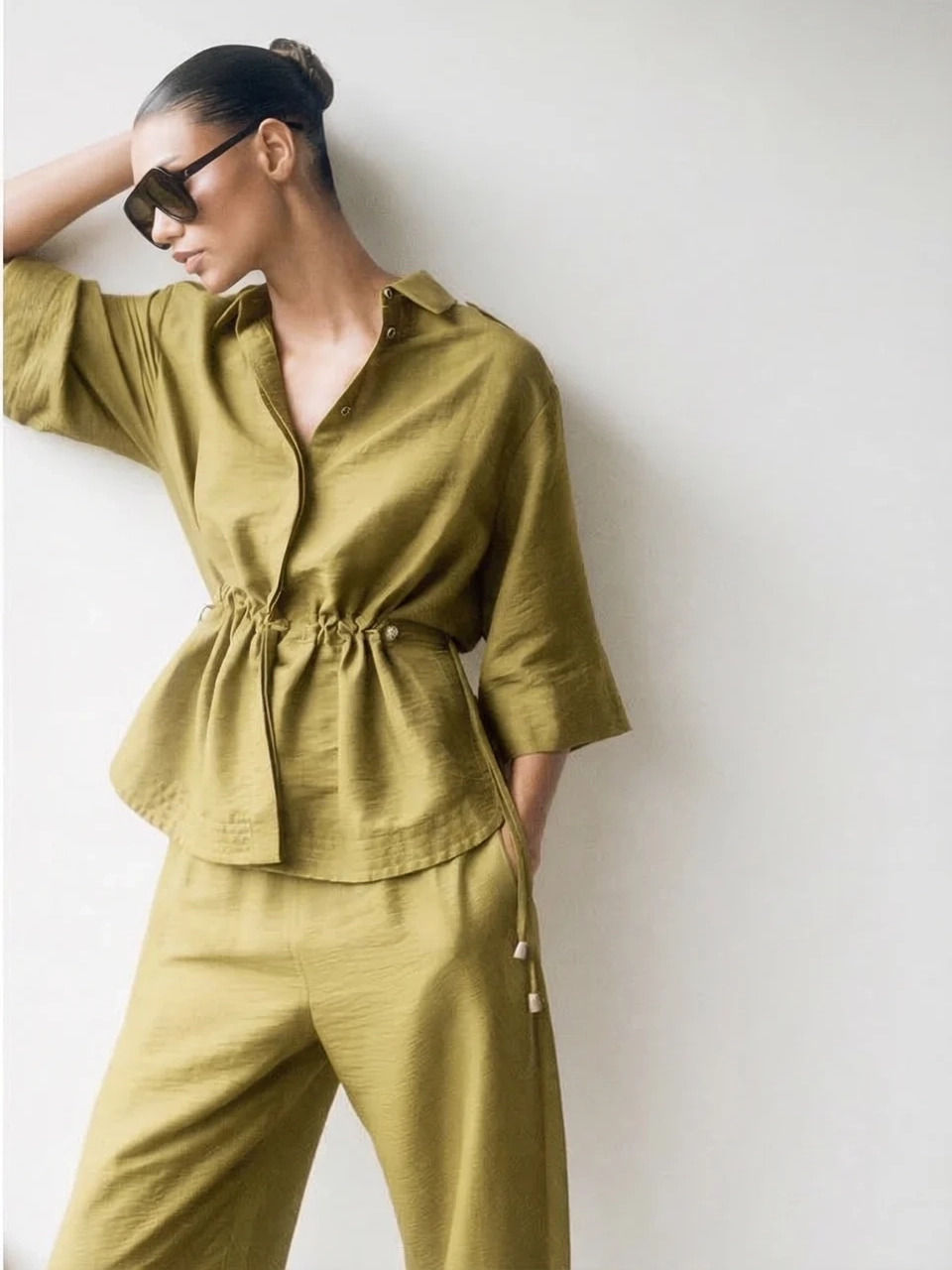 Dopo — lookbook con modello AI